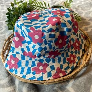 🪩 NEW floral print bucket hat